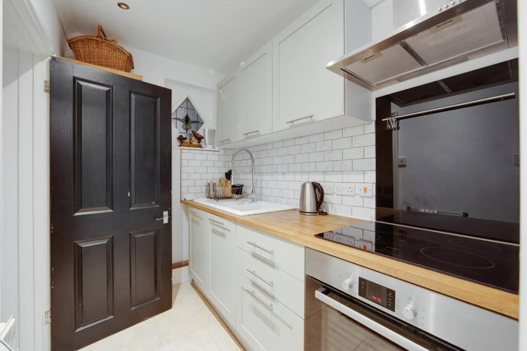 Princes Villa - Large Fully Self Contained Flat, 5 Minutes From The Sea Hastings Exterior photo