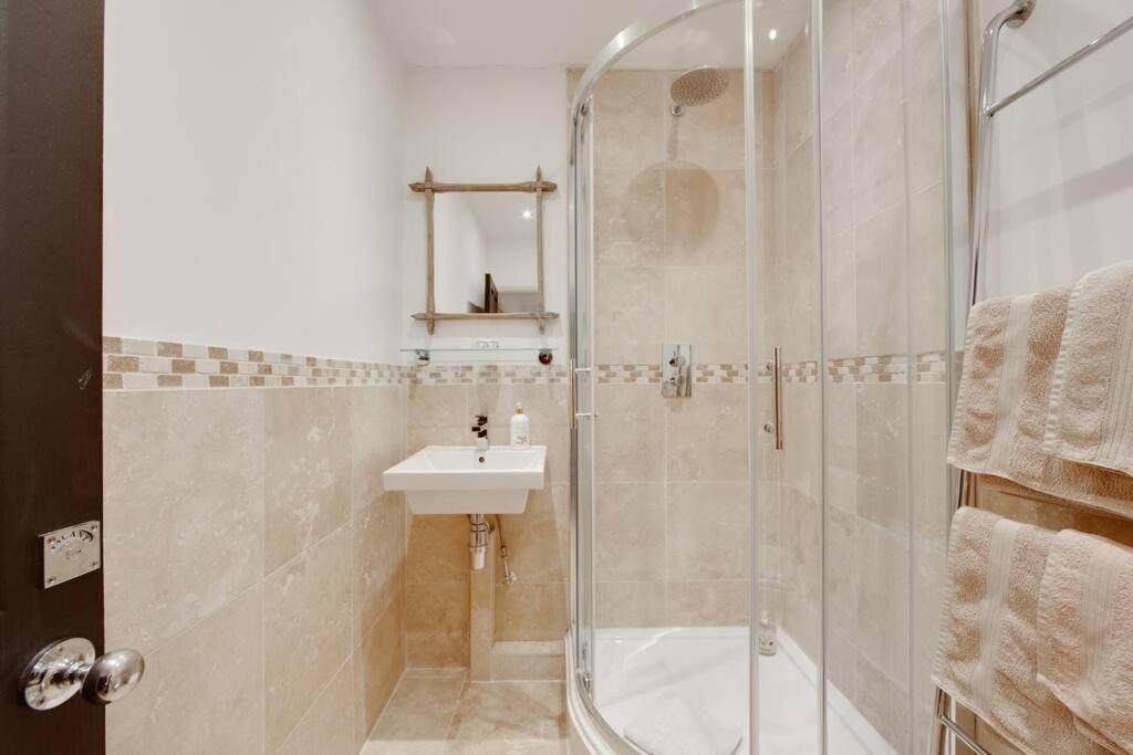 Princes Villa - Large Fully Self Contained Flat, 5 Minutes From The Sea Hastings Exterior photo